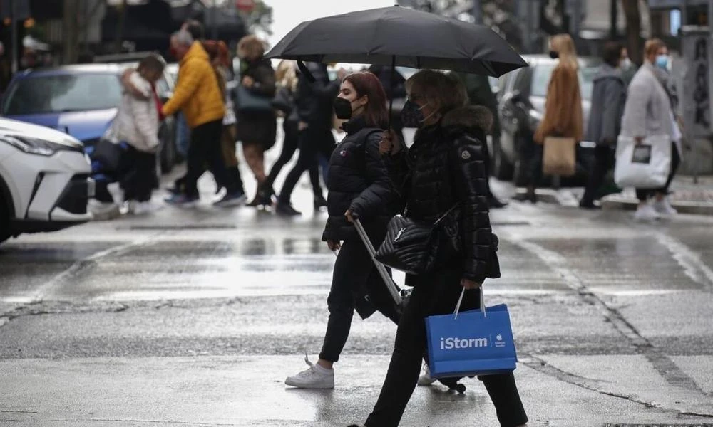 Καιρός: Επιδείνωση με καταιγίδες και πτώση θερμοκρασίας από την Κυριακή